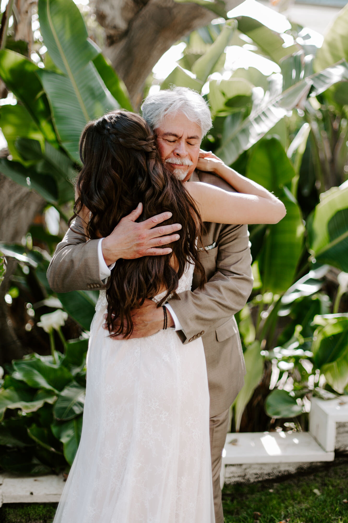 Malibu wedding photographed in Malibu california at a private home with a private beach.  Wedding photos were shot on the beach in Malibu.  This was a boho malibu wedding.  Malibu Wedding Photographer