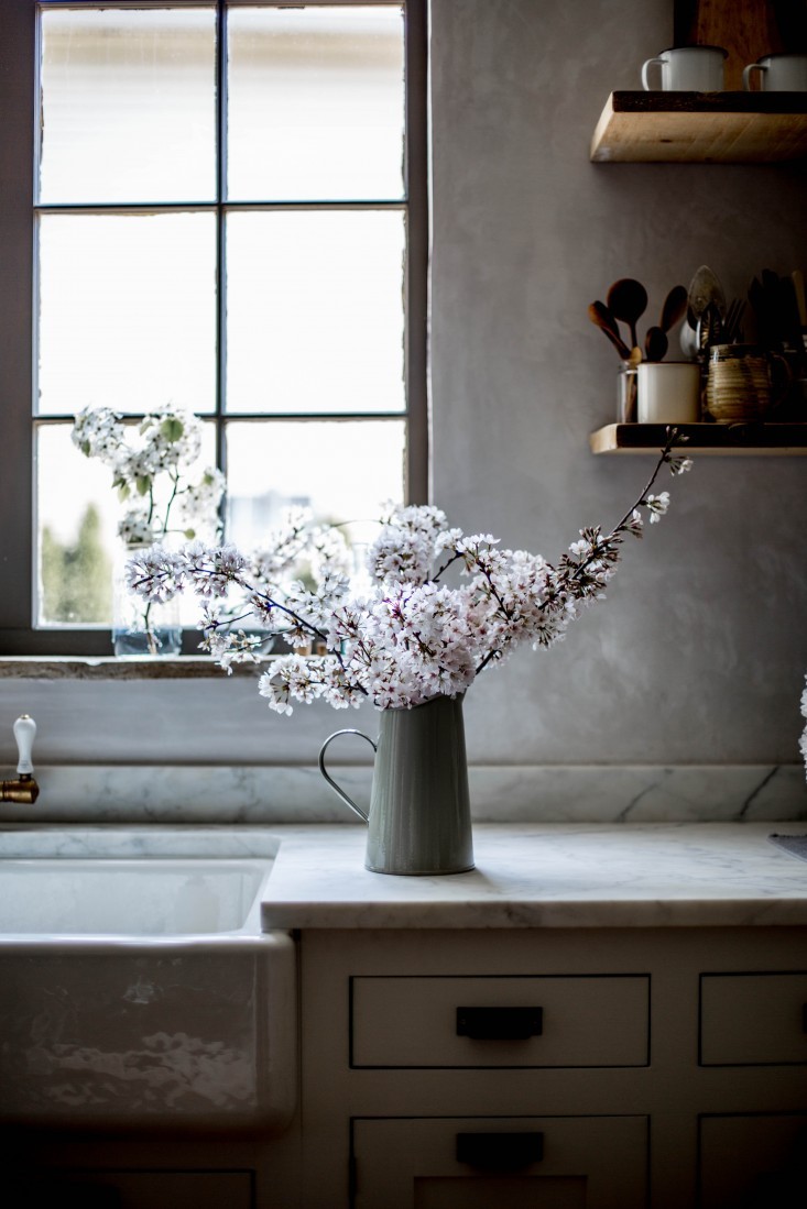 White Calacatta Velluto marble countertops are not for Type A’s, warns Beth. “With marble, you have to know what you’re in for… You have to decide that you want the story of your cooking etched in your counter.”