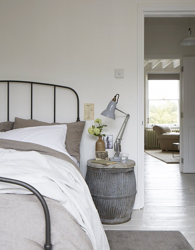 The humble Ikea Lillesandbed looking amazing loaded up with Hygge-esque linens. 