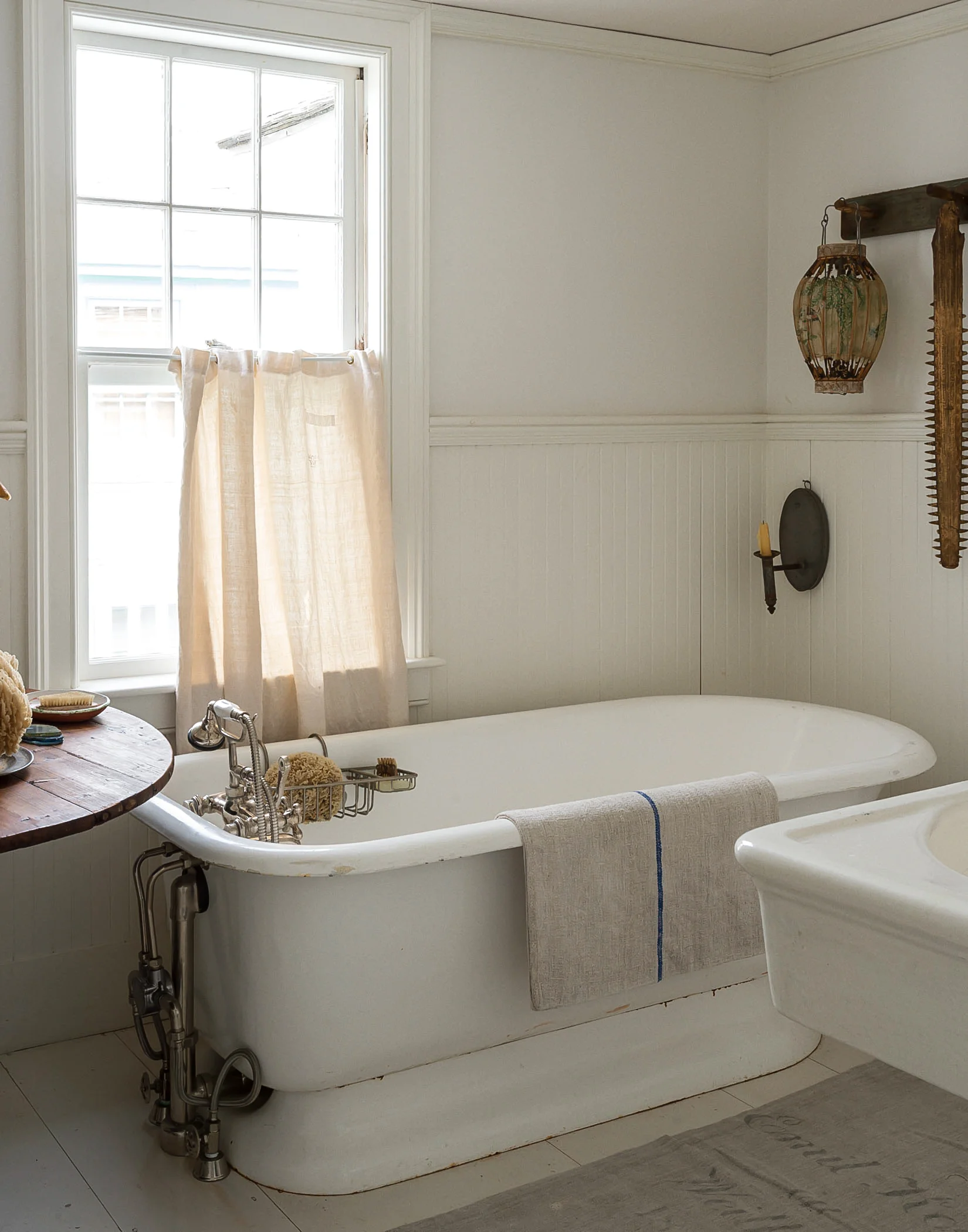 John-Derian-Bathroom-tub.jpg