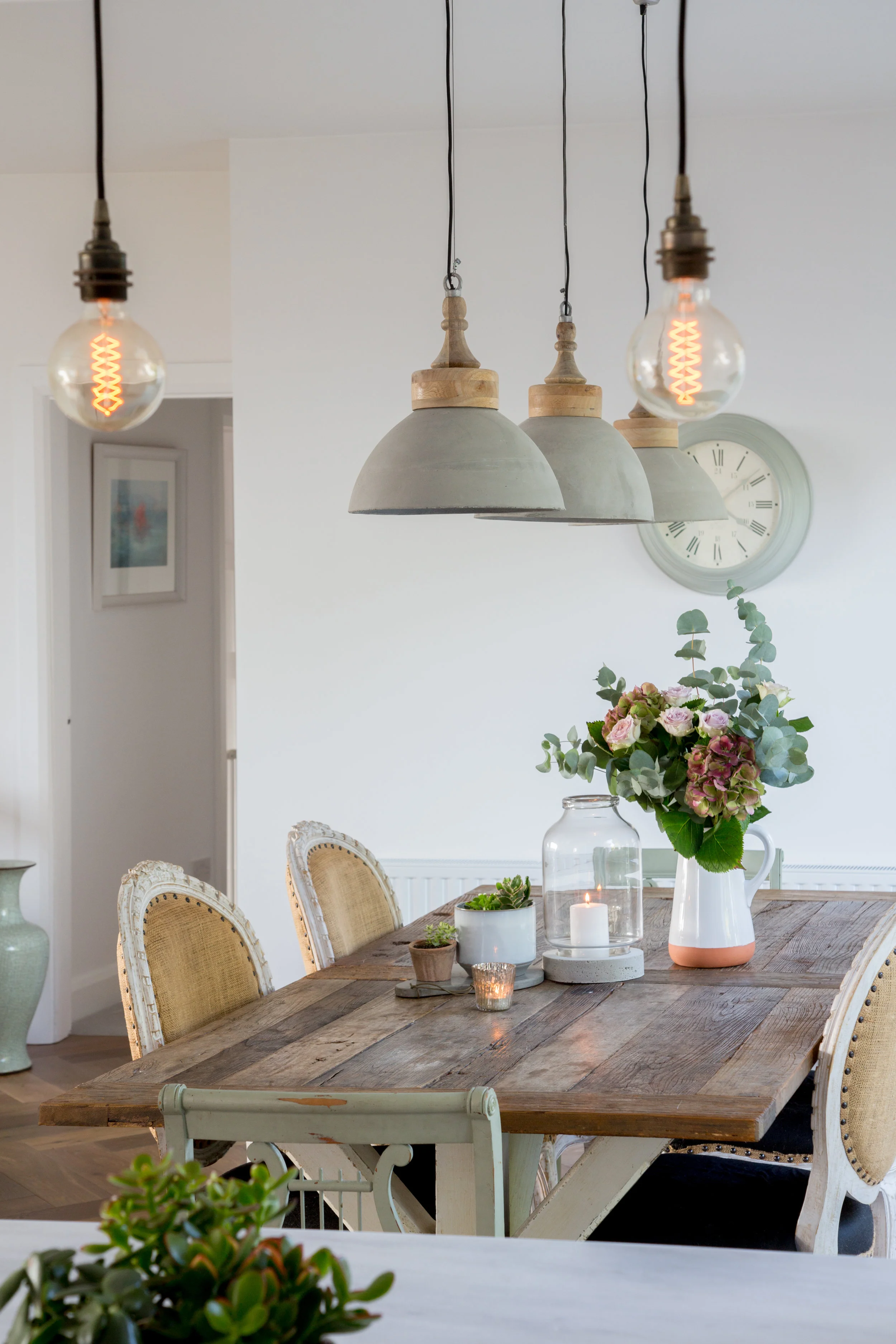 Lamb_Design_Paper_and_Moon_Emma_Lynch_Louise_Dockery_Scandi_French_Danish_homeware_Irish_business_interior_designer_dining_room_burlap_chairs.jpg