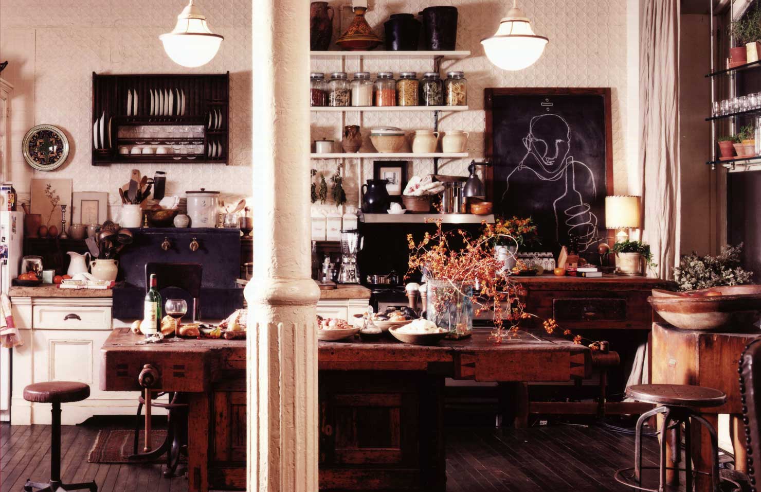 ADDICTED-TO-LOVE_kitchen_Paper_and_Moon.jpg