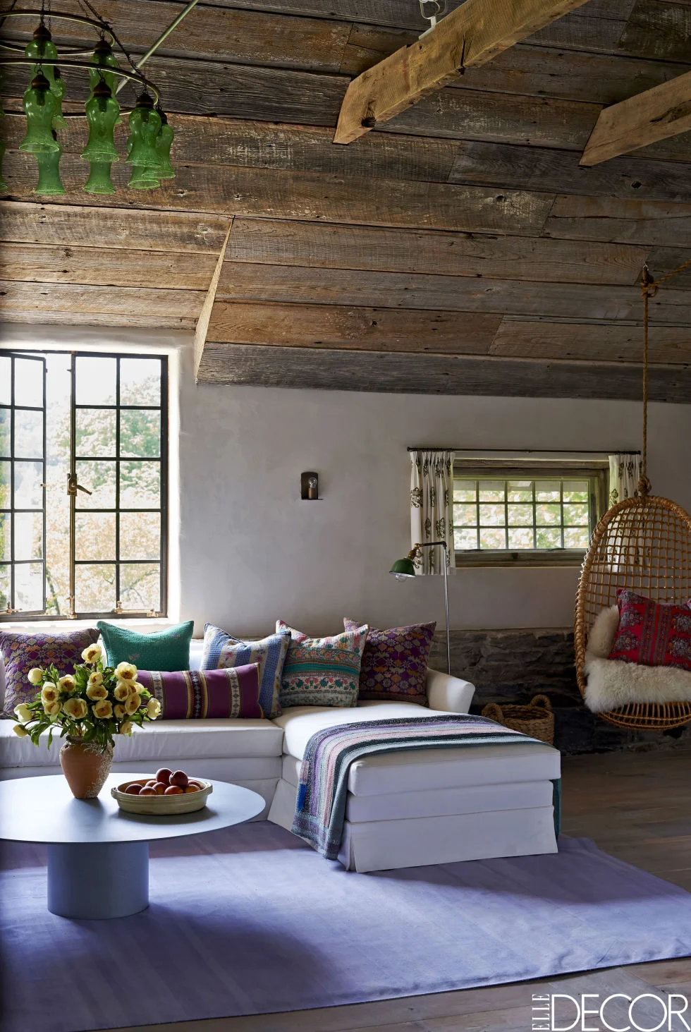 Virginia_Tupker_Mikkel_Vang_Bedford_New_York_Carriage_House_Louise_Dockery_Paper_and_Moon_white_sectional_colorful_pillows.jpg
