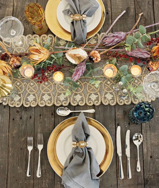 glam-christmas-table-setting.jpg