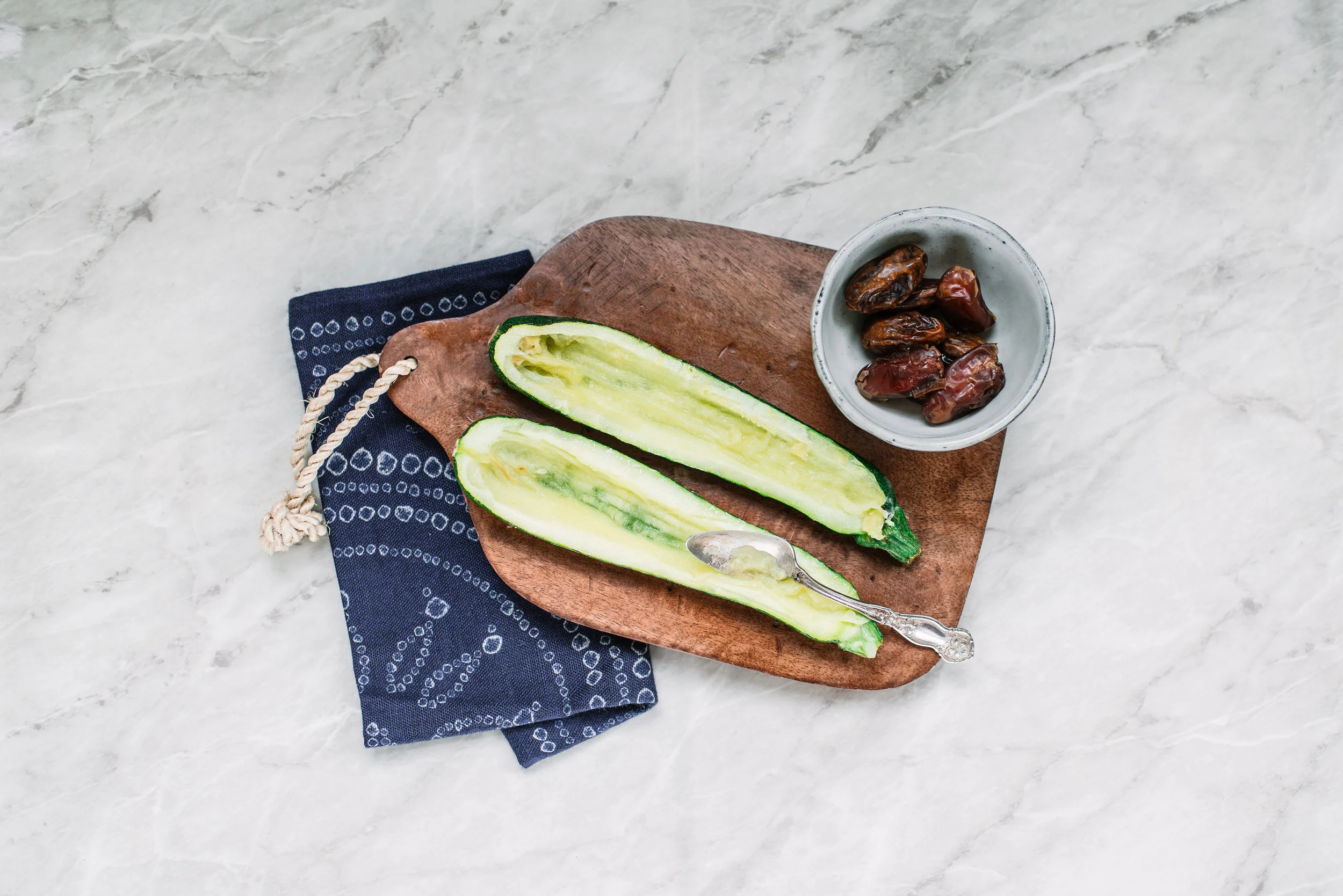 Paper_and_Moon_date_quinoa_stuffed_courgette_vegan_recipe.jpg