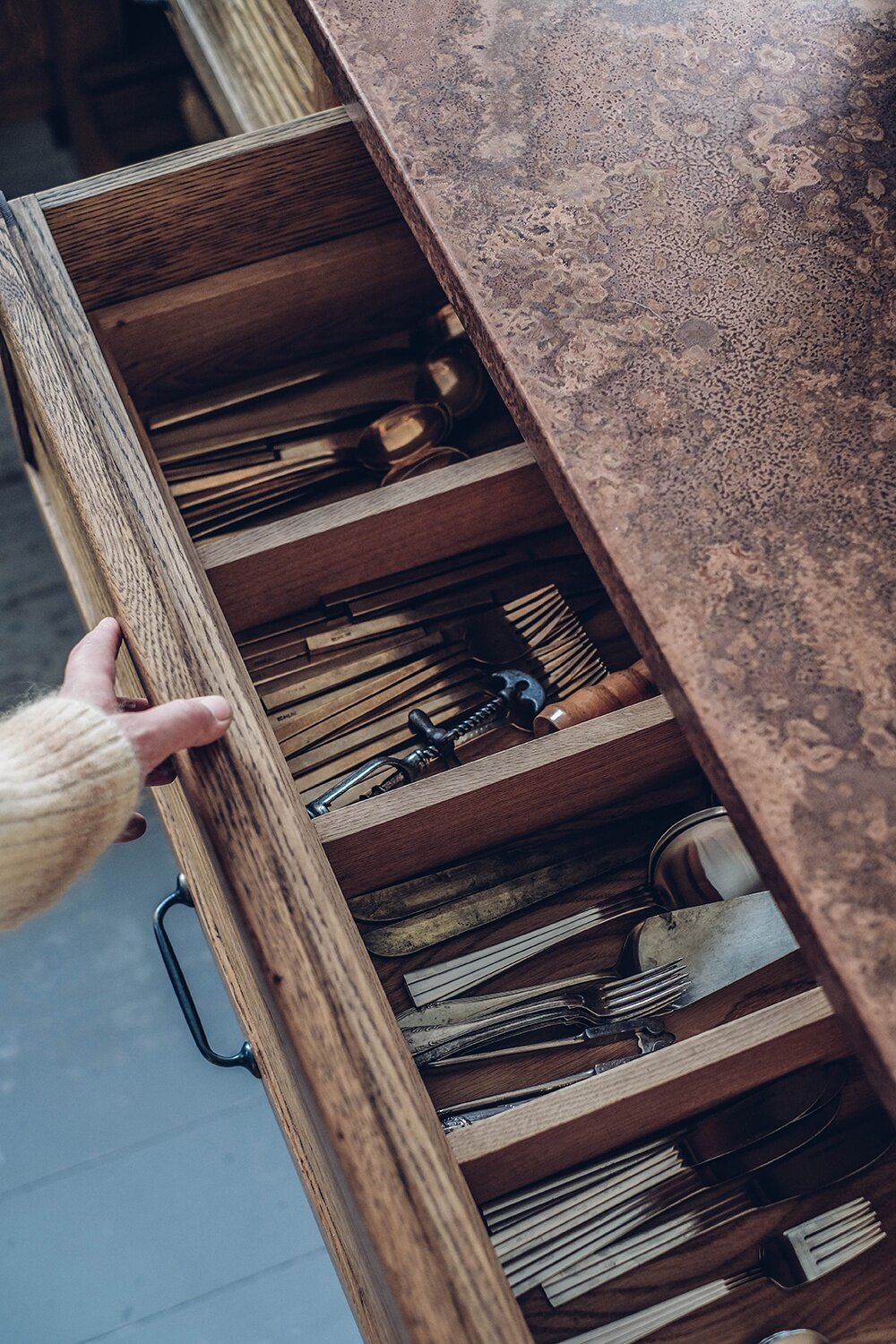 Paper_and-Moon-Louise-Dockery-Haberdasher-timber-kitchen-rustic-farmhouse-Skåne-Sweden-deVOL-Kitchens-island.jpg