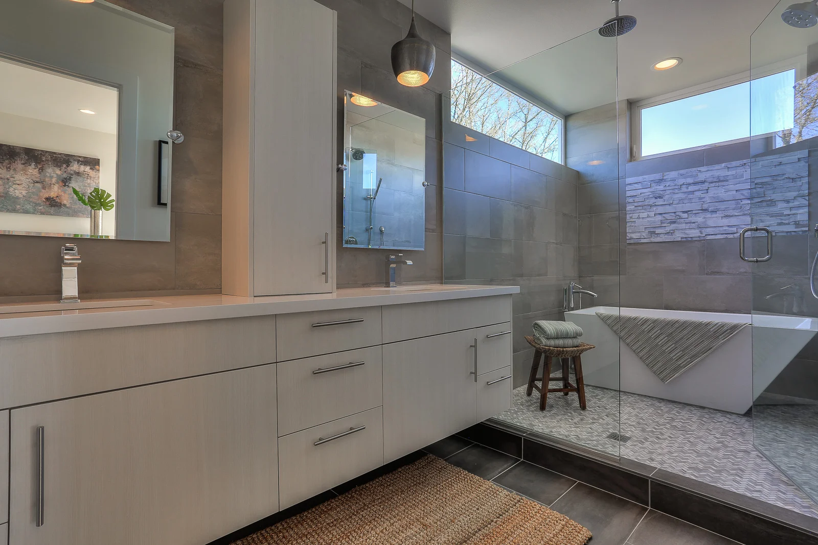 Master Bath 01.jpg