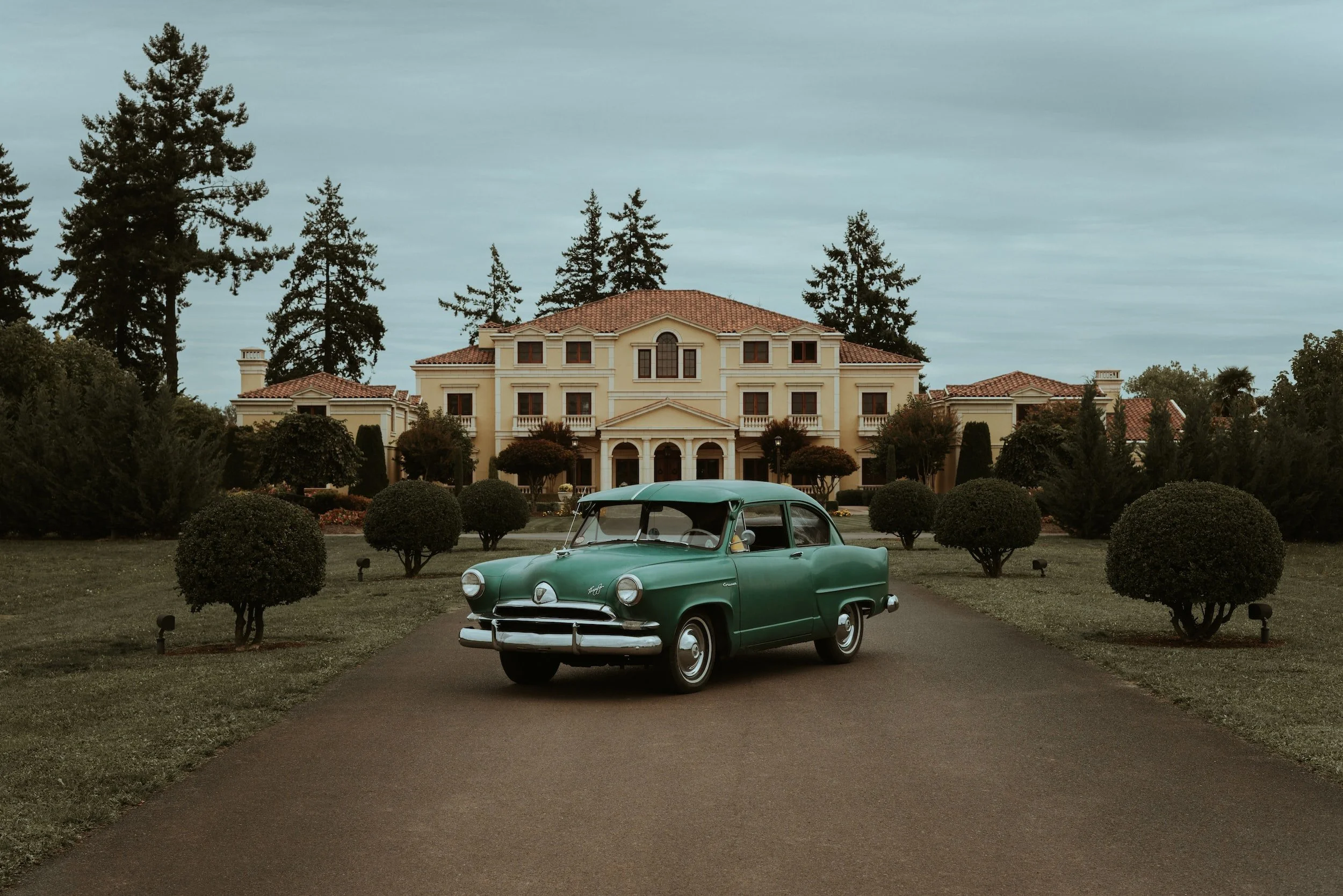 The Secret to Building Wealth: Wise Saving, Long-Term Investments, and Seizing Opportunities