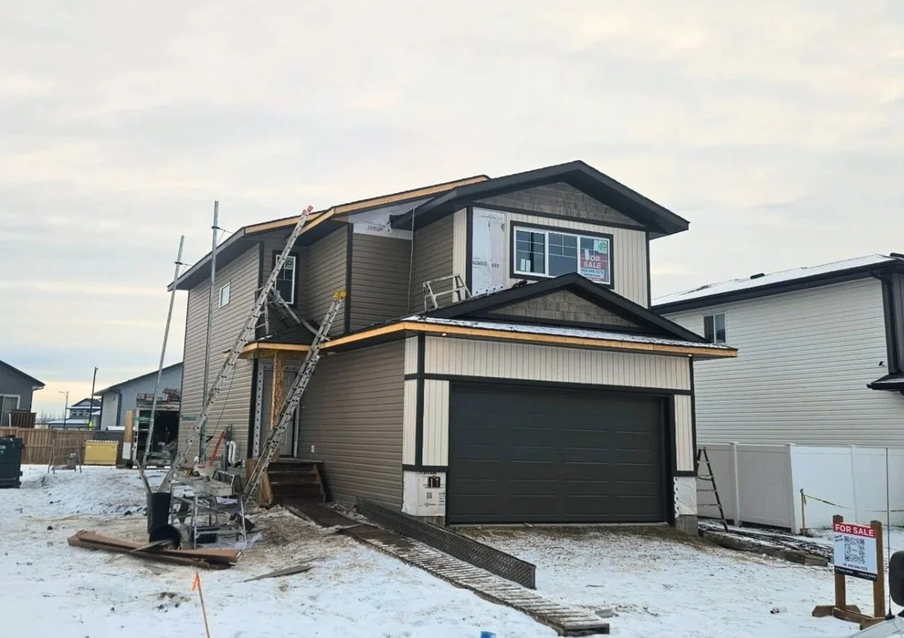    17 Trinity Street   Ready in January Trinity Crossing 1707 sqft / 2-Storey 3 Bedrooms / 2.5 Bathrooms $549,900    DETAILS   
