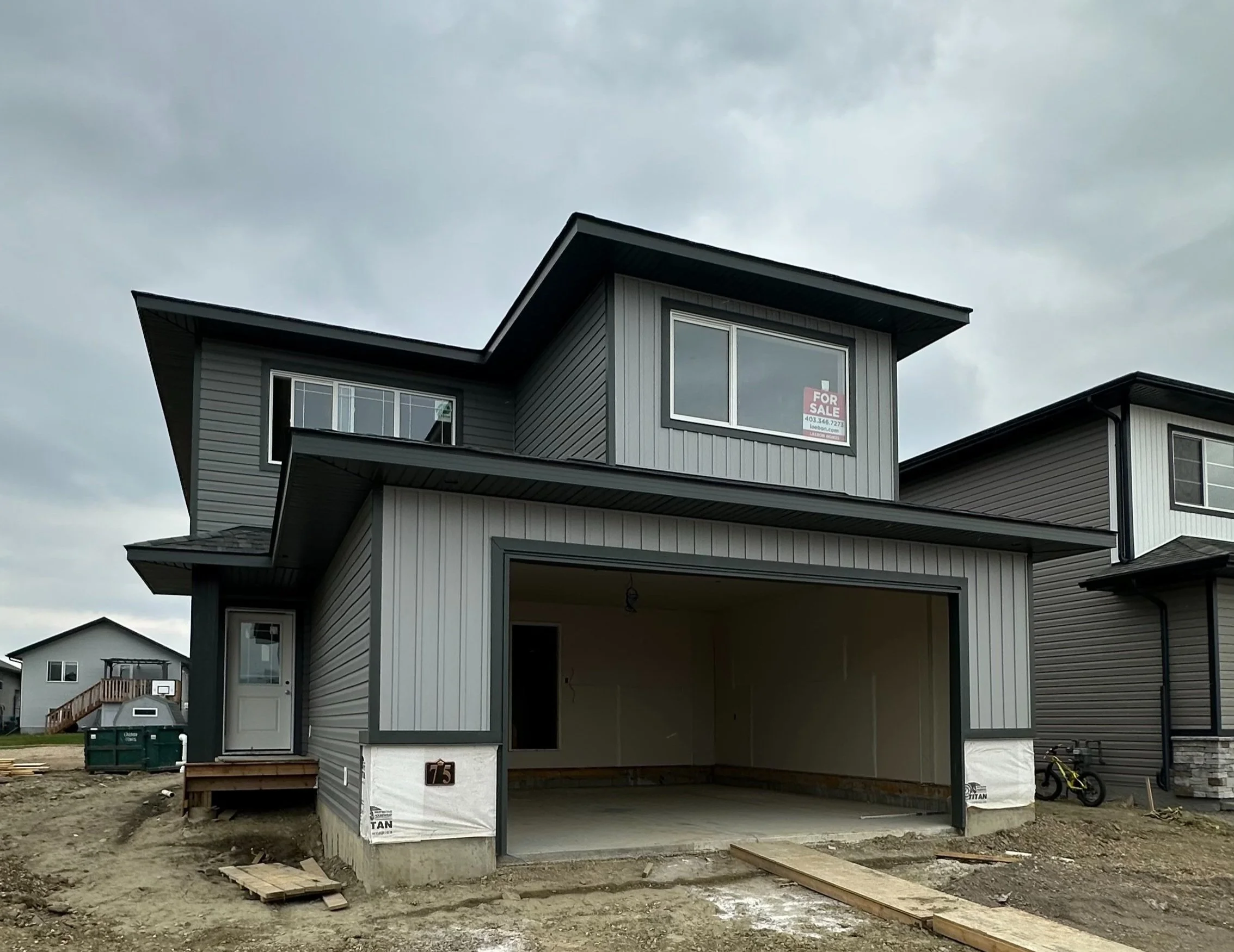 75 Bardwell Way Ready in August Sylvan Lake 1860 sq ft / 2-Storey 3 Bedrooms / 2.5 Bathrooms $557,900 DETAILS