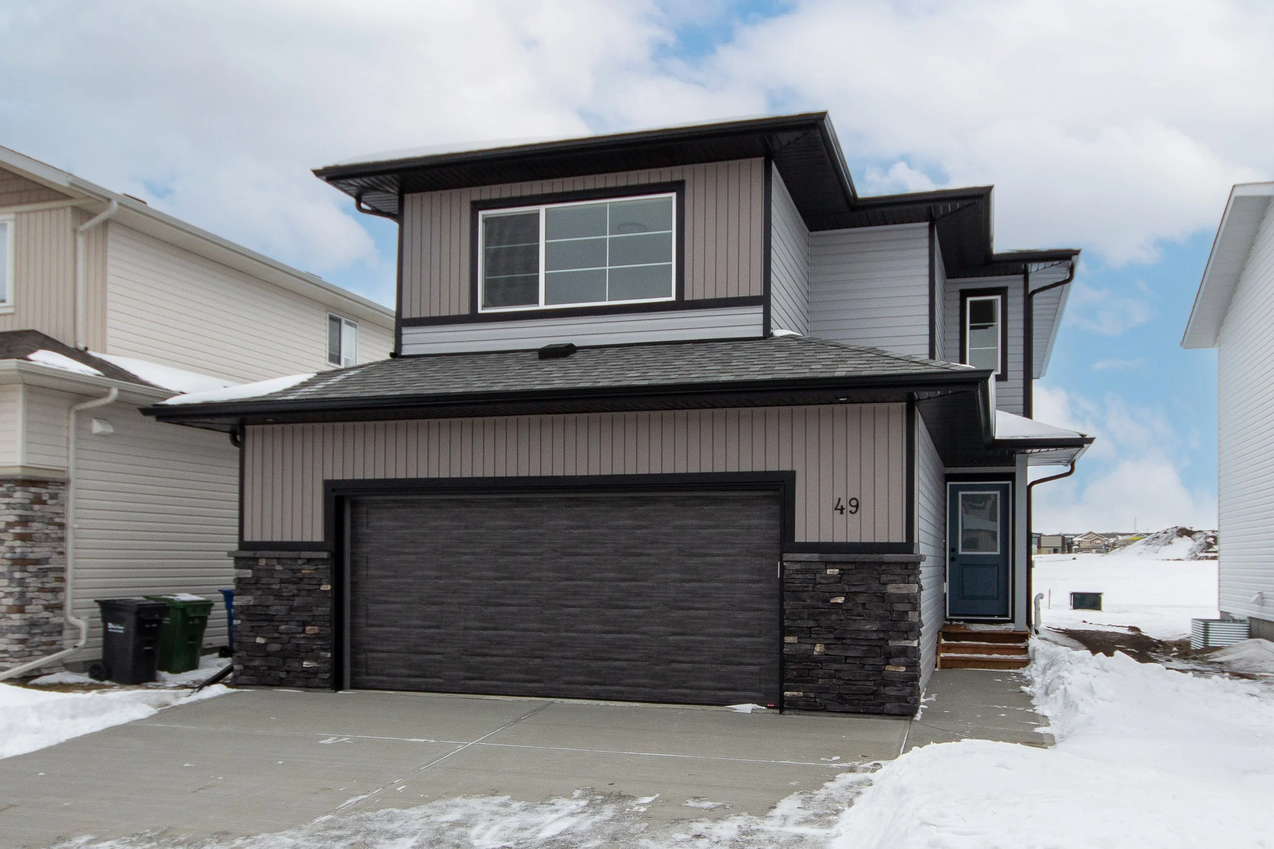    49 Turnbull Close     MOVE-IN READY   Timber Ridge 1707 sqft / 2-Storey 3 Bedrooms / 2.5 Bathrooms $559,900    DETAILS   