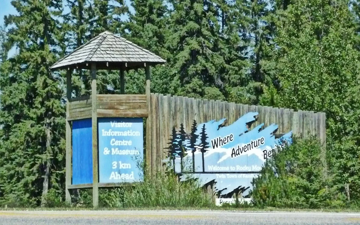 rocky sign Twitter.jpg