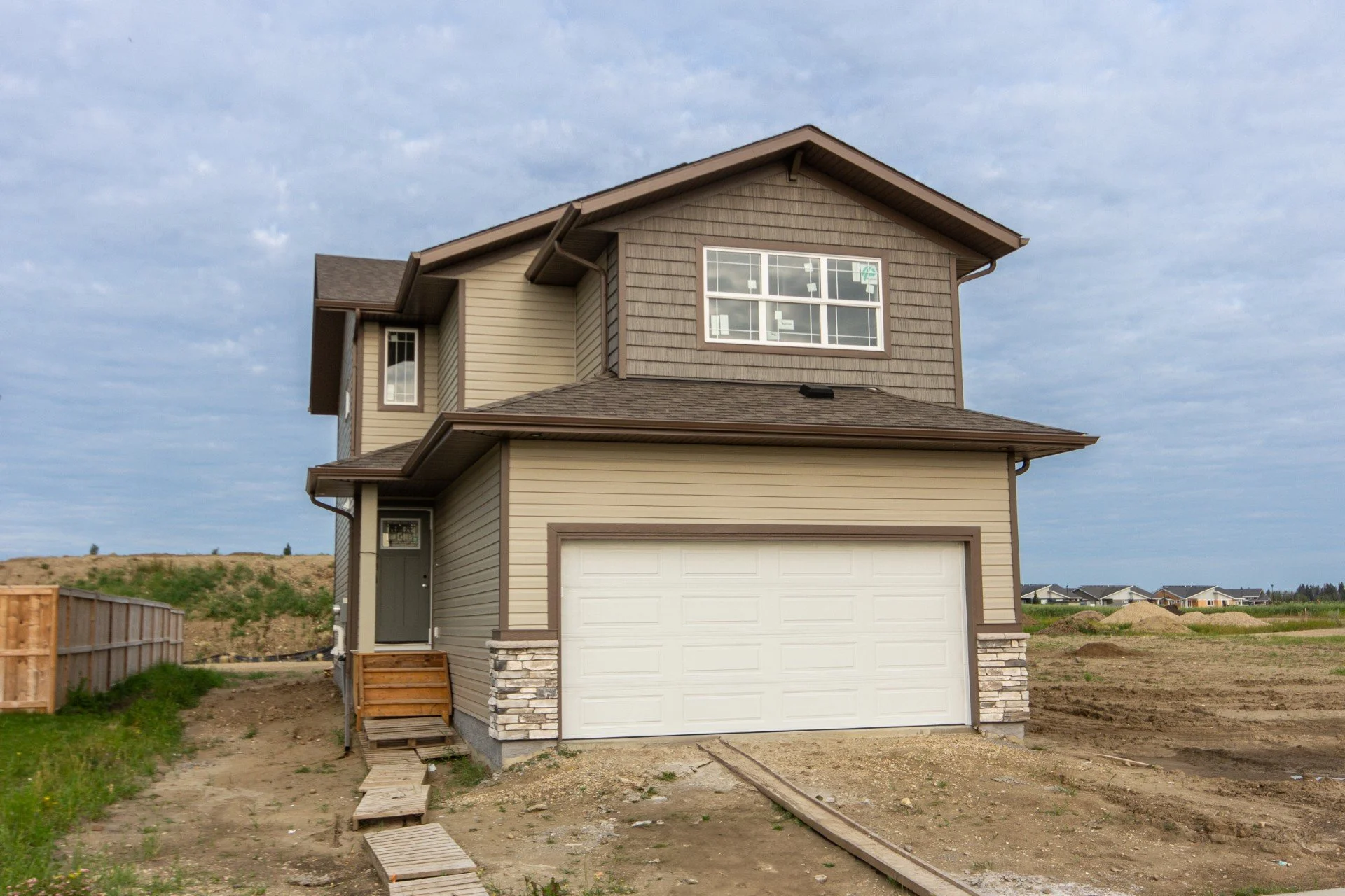    60 Trinity Street   Ready in August Trinity Crossing 1707 sqft | 2-Storey 3 Bedrooms | 2.5 Bathrooms  $539,900  |  $2,908 monthly*     DETAILS   