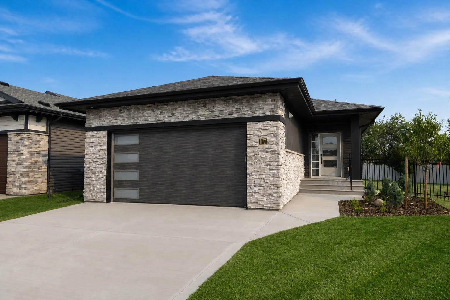    17 Tindale Place     MOVE-IN READY   The Timbers  1339+864 sqft | Full Bungalow 2 Bedrooms+Den | 2.5 Bathrooms  $649,900     DETAILS     
