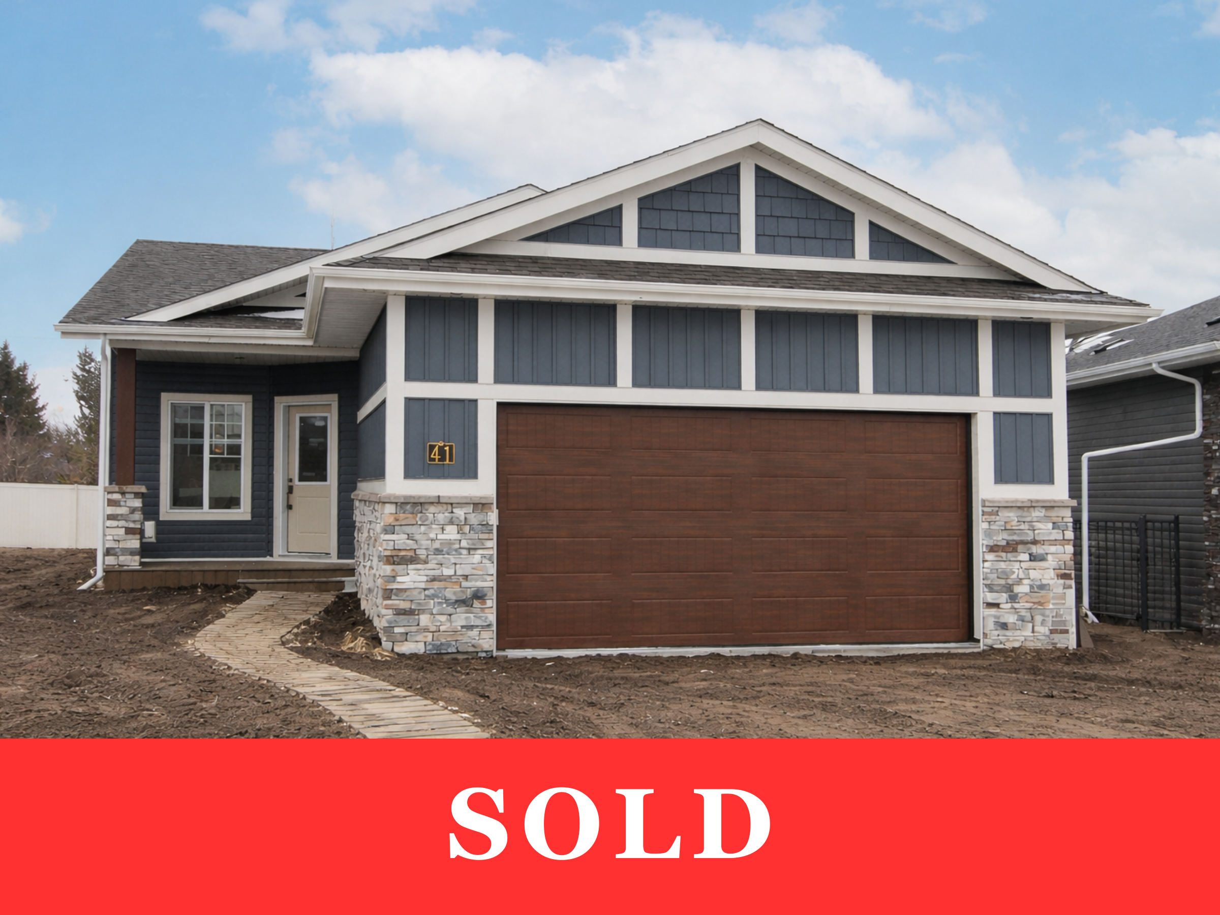    41 Terra Close   The Timbers  1217+852 sqft | Full Bungalow 3 Bedrooms+Den | 2.5 Bathrooms  SOLD     DETAILS     