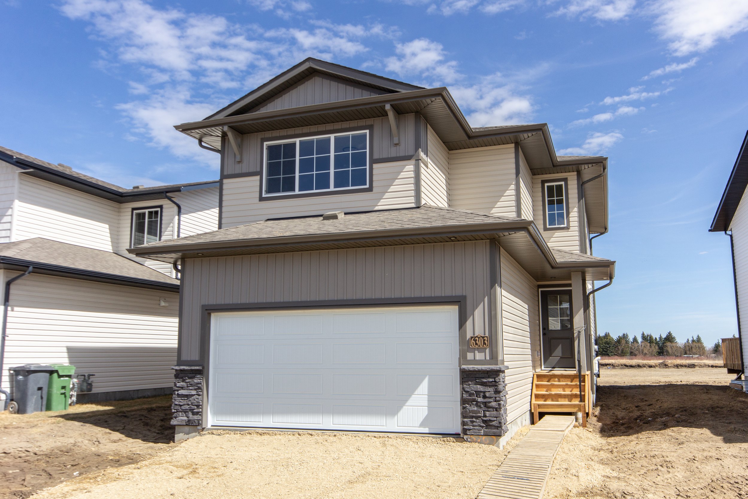    6303 58 Street     MOVE-IN READY   Meadowlark Estates 1707 sqft / 2-Storey 3 Bedrooms / 2.5 Bathrooms $509,900    DETAILS   