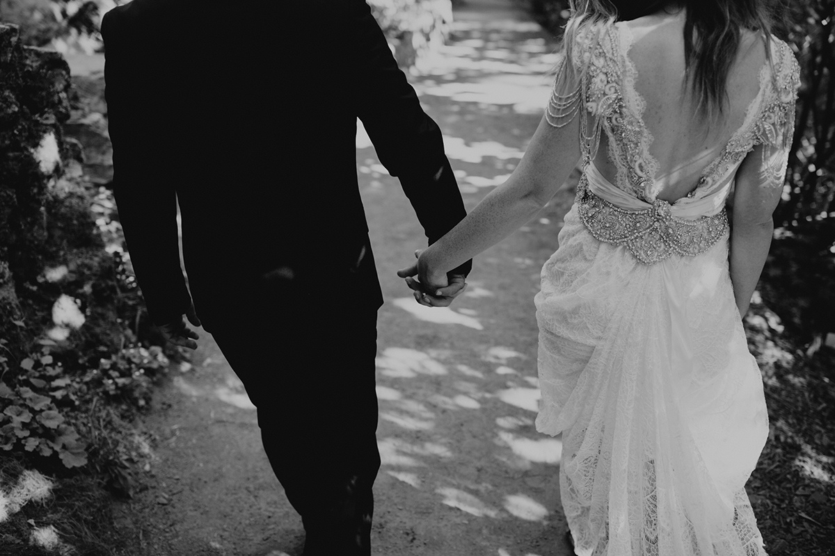 Rainy Columbia River Gorge Wedding Emily Magers Photography-21.jpg