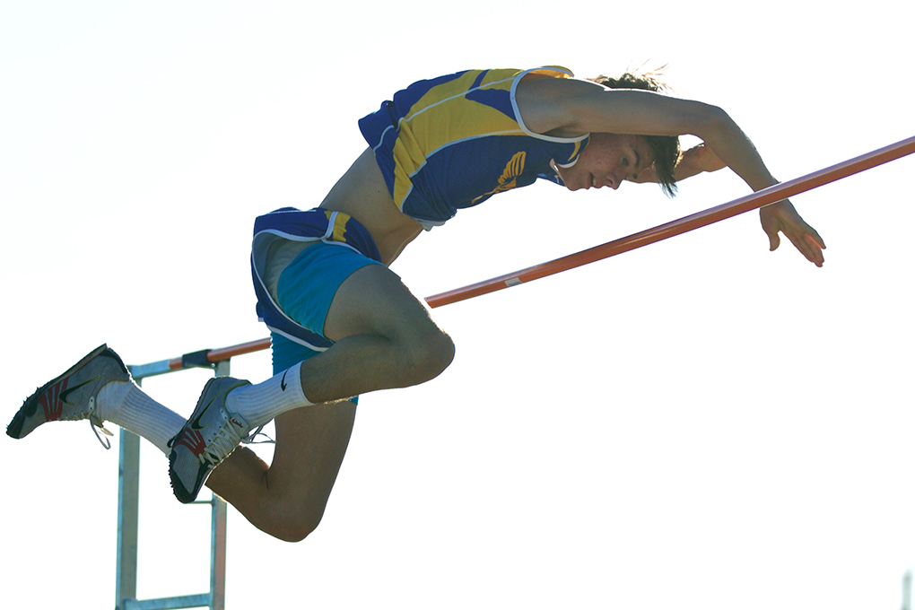 han-20160407-sports-trackfield-skylinemeet-knh003.jpg