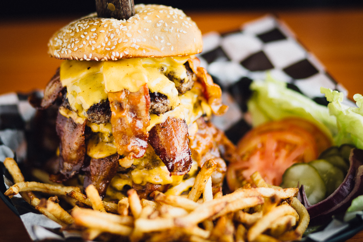 Born_in_a_Barn_Lineman_Burger-1.jpg