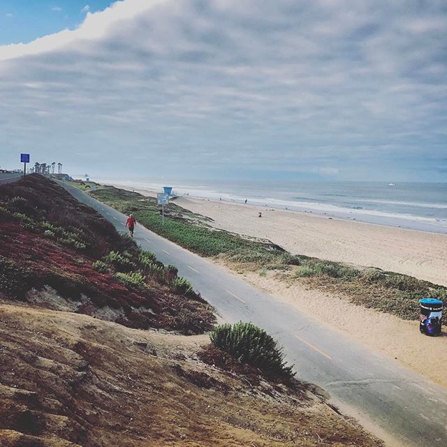 Morning run on the Beach. #huntingtonbeach #ca #california