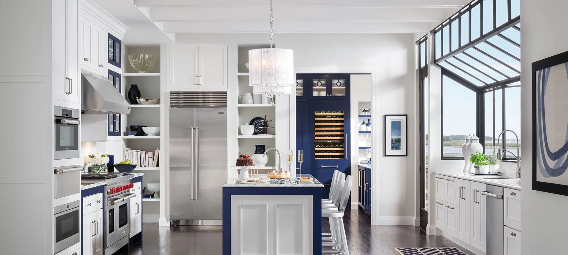 Medallion Cabinetry - Loxley White Icing Cabinetry