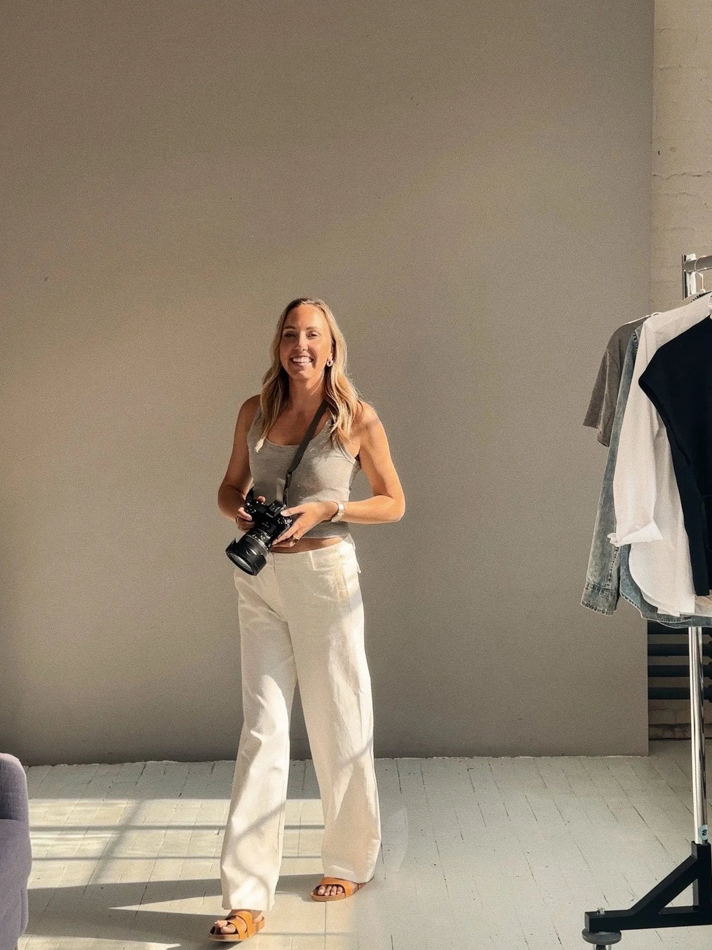 I blinked and it was July. 😅
Just a 7-month disappearing act from posting anything (both work related and personal, but honestly, kindaaaaa dug it?)🙃 I used the time wisely: made some cool stuff in the both the ceramic & photo studio, took a f