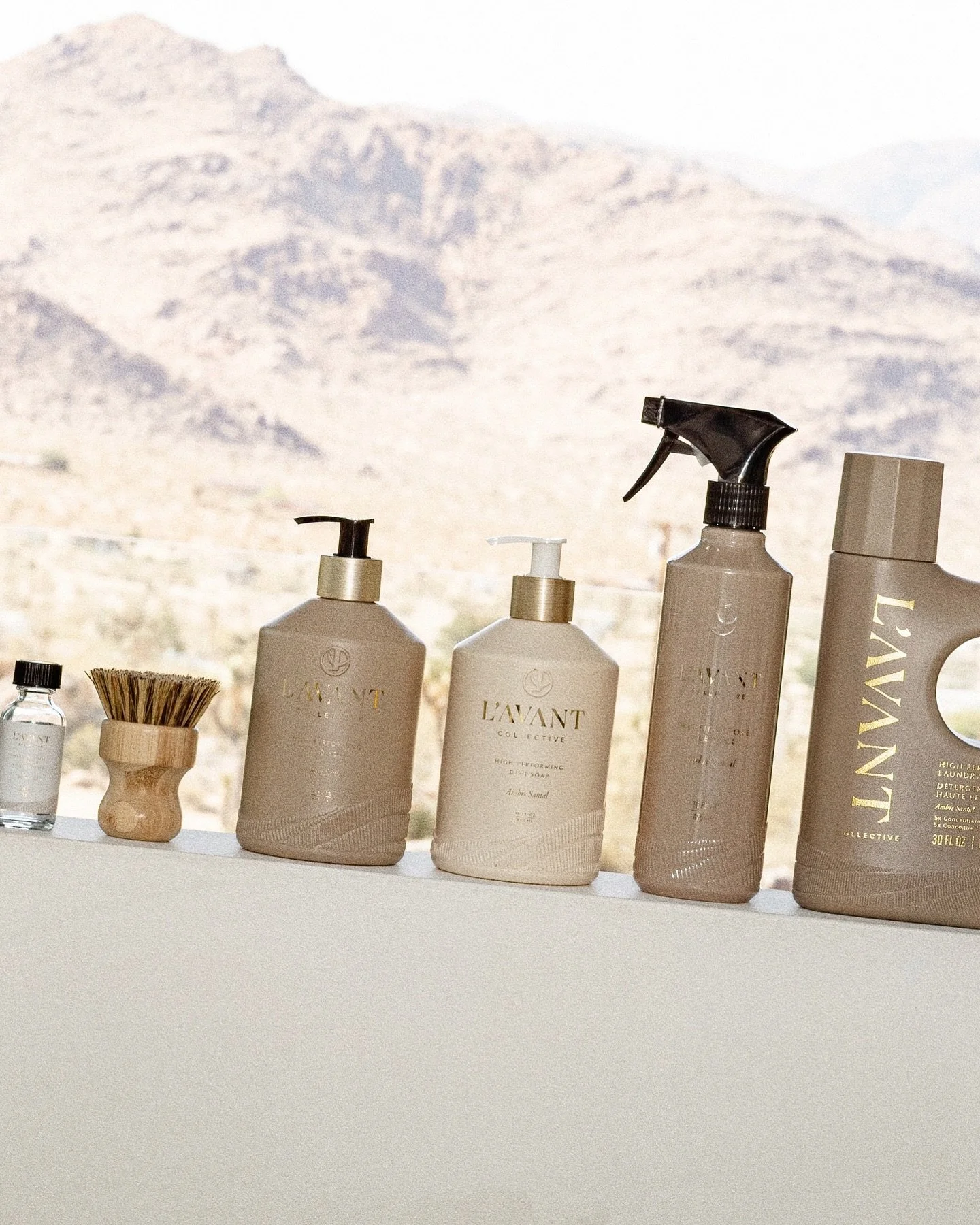 New work for @lavantcollective and the debut of their new fragrance, Ambre Santal! Don’t wanna play favorites, buttttttt this is easily my favorite scent and shoot to date 🤩. 
One of the additional but fun challenges for this campaign was to