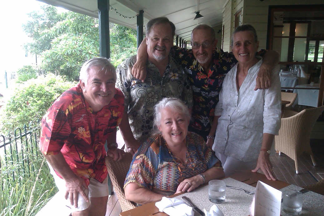 Airpark residents enjoy lunch at a local cafe