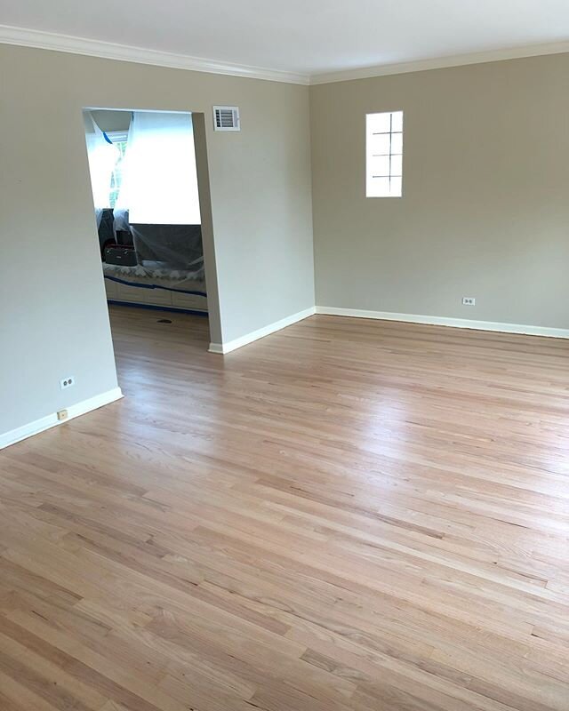 After and before! Out with the orange floors. @basiccoatings
&bull;
&bull;
&bull;
&bull;
&bull;
#hardwood #hardwoodfloors #flooring #wood #construction #contractor  #cut #architecture #woodwork #craftsman #carpentry #homedecor #interiordesign #oak