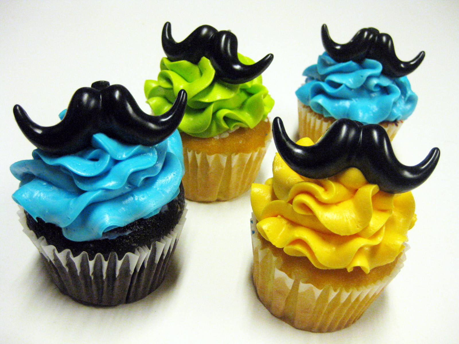 Mustache Cupcakes.jpg