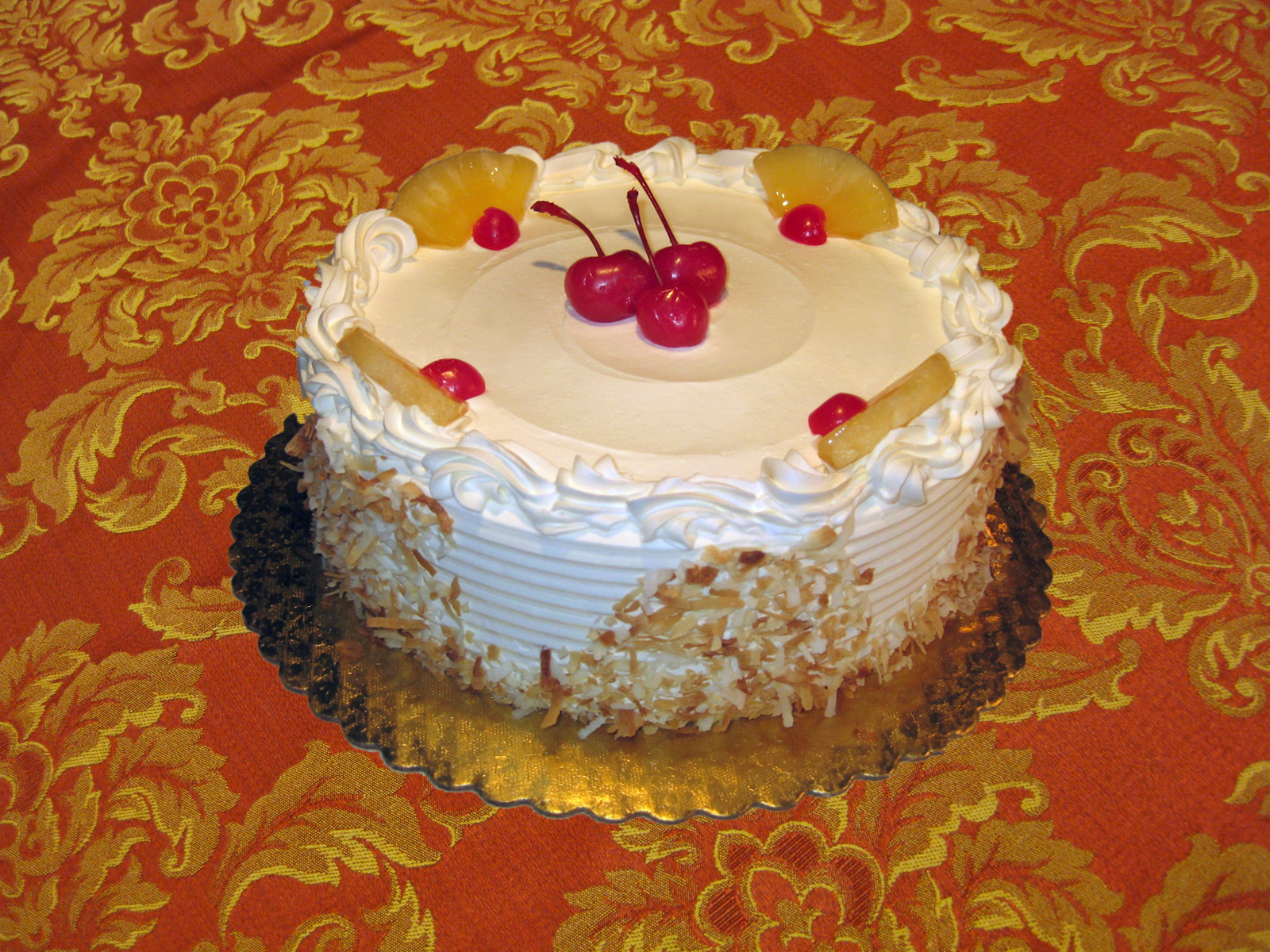 10" Piña Colada Cake