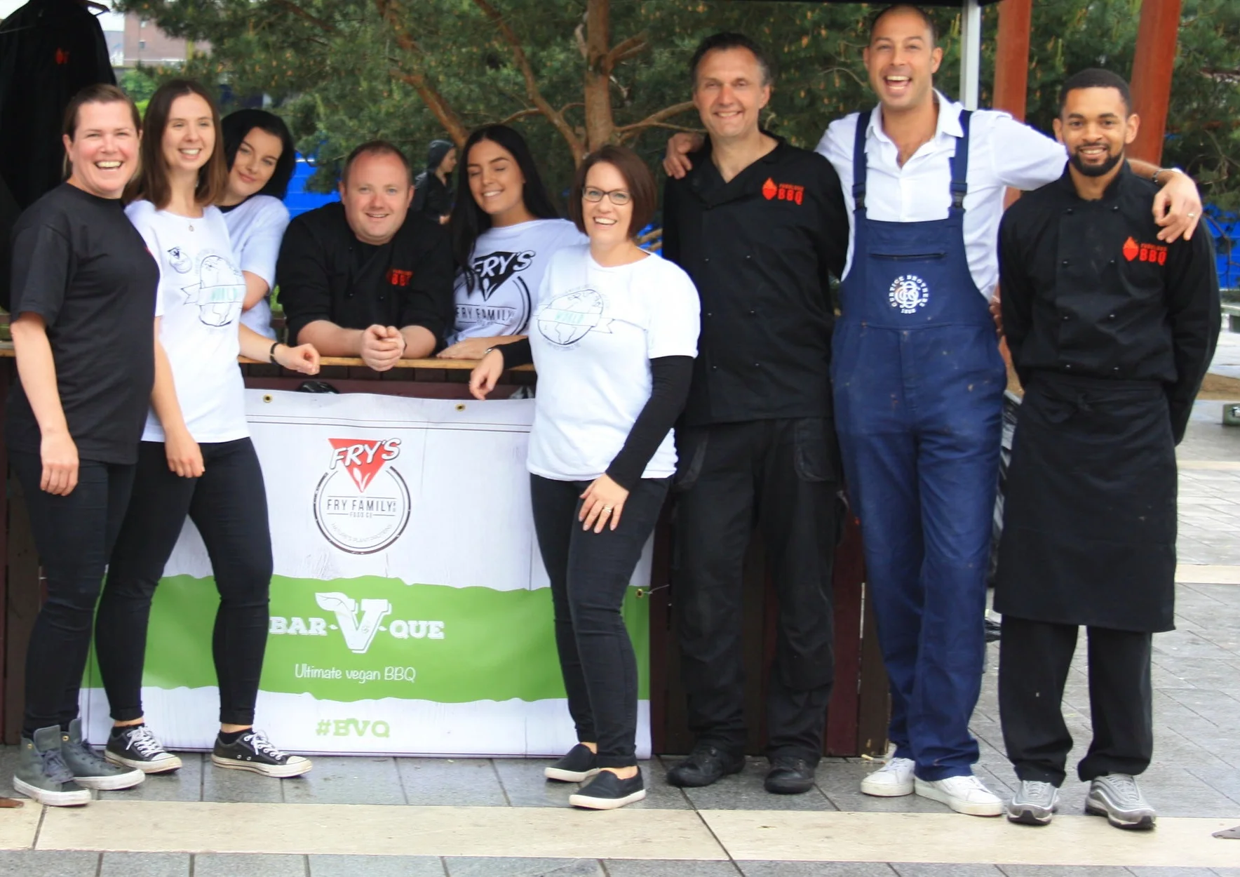 The winning team together Fry’s Family Foods and Fabulous BBQ served 1000 vegan burgers and sausages