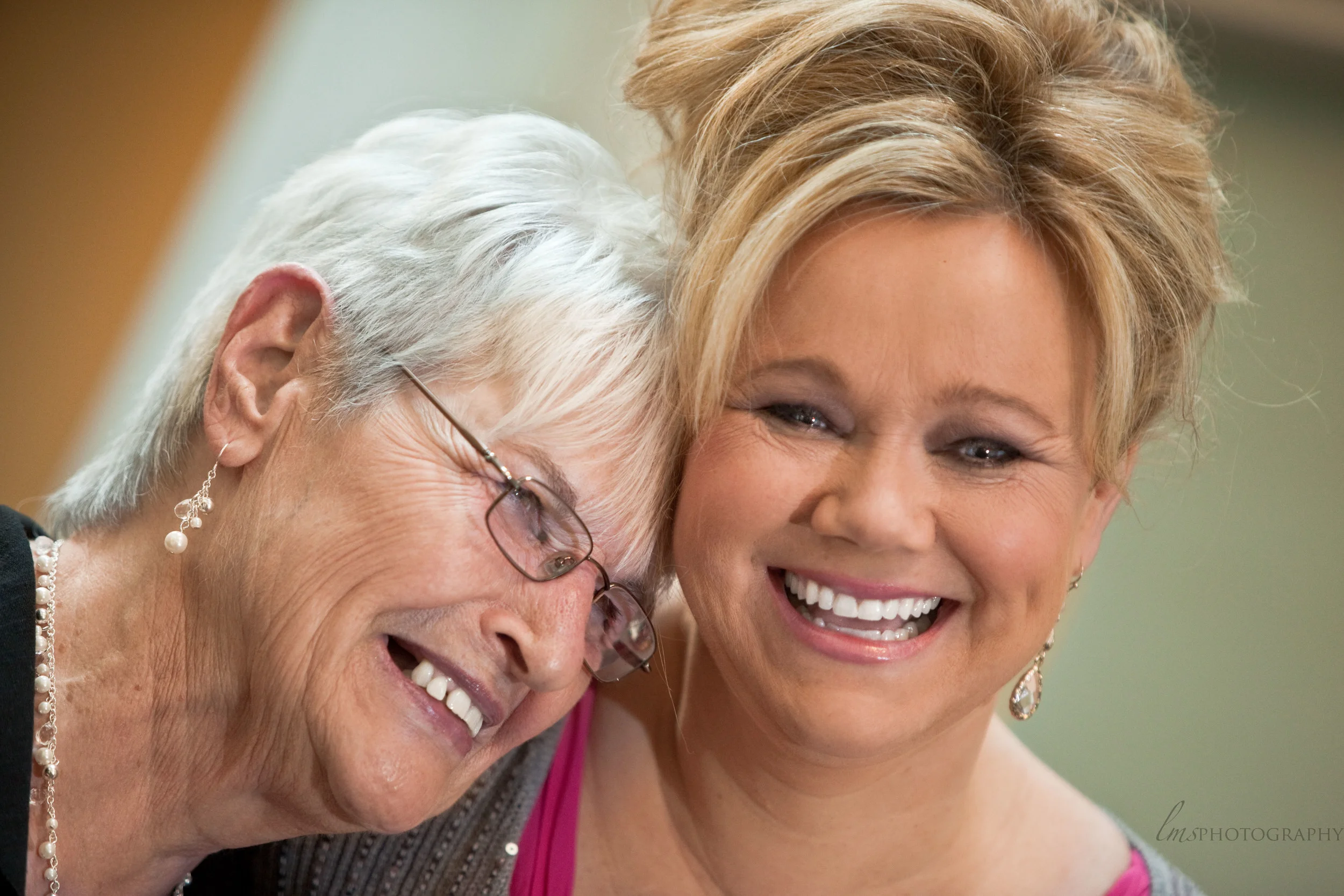 caroline-rhea-with-a-fan_5855202728_o.jpg