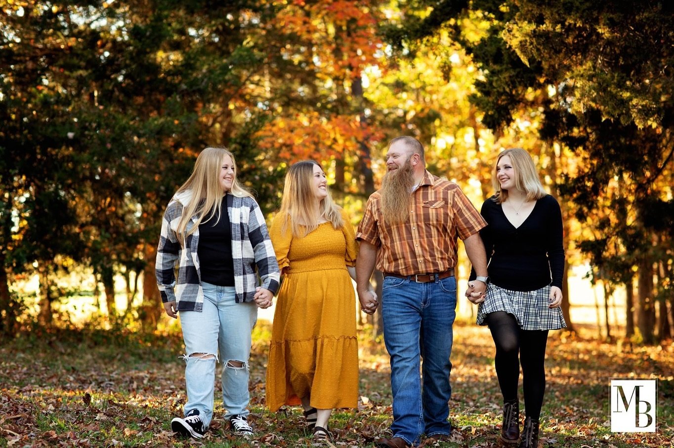 The Monroe fam in all of fall&rsquo;s glory! So beautiful! 🍂🍁