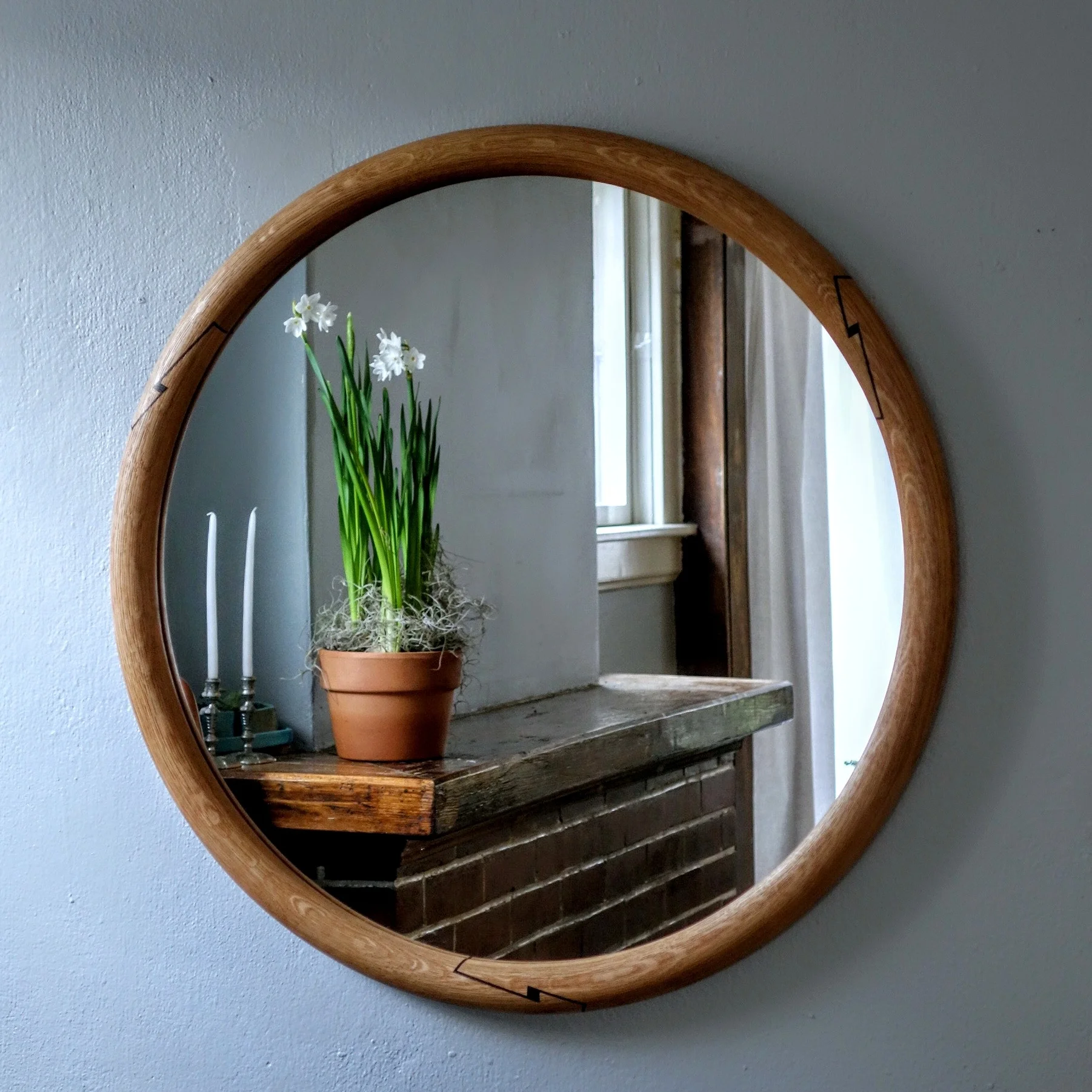 Ouorboros Mirror