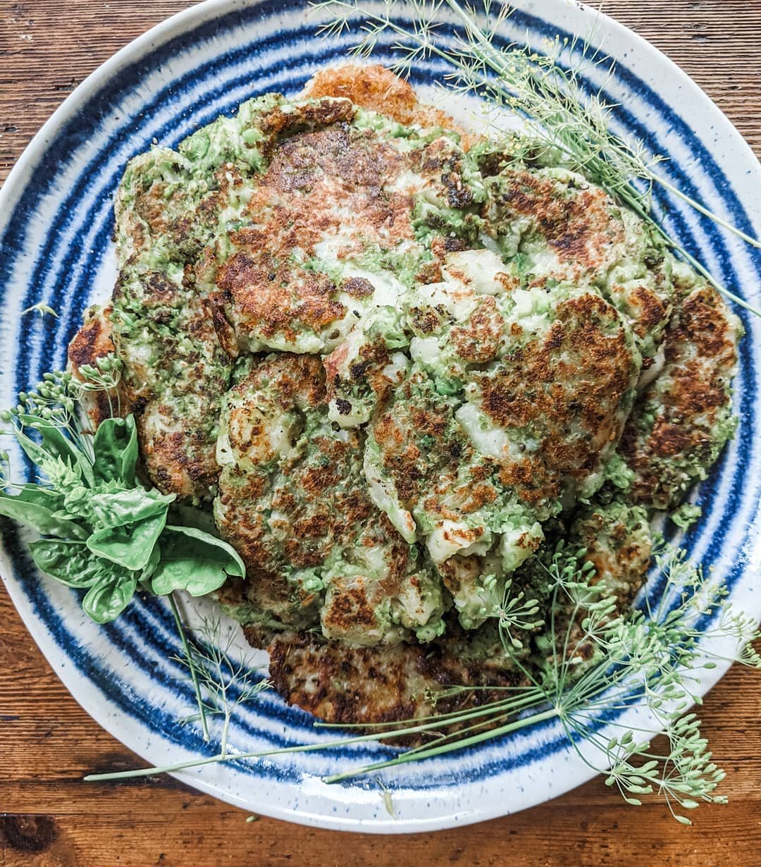 These ayurvedic potato pancakes hit the spot in every way imaginable 😋
.
Were you ever told not to eat potatoes because of &quot;all those bad carbs&quot;?
.
Myth buster! Potatoes have actually been shown to contain one of the most ideal starches fo