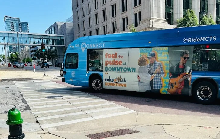 Connect Bus Couple 2.jpg