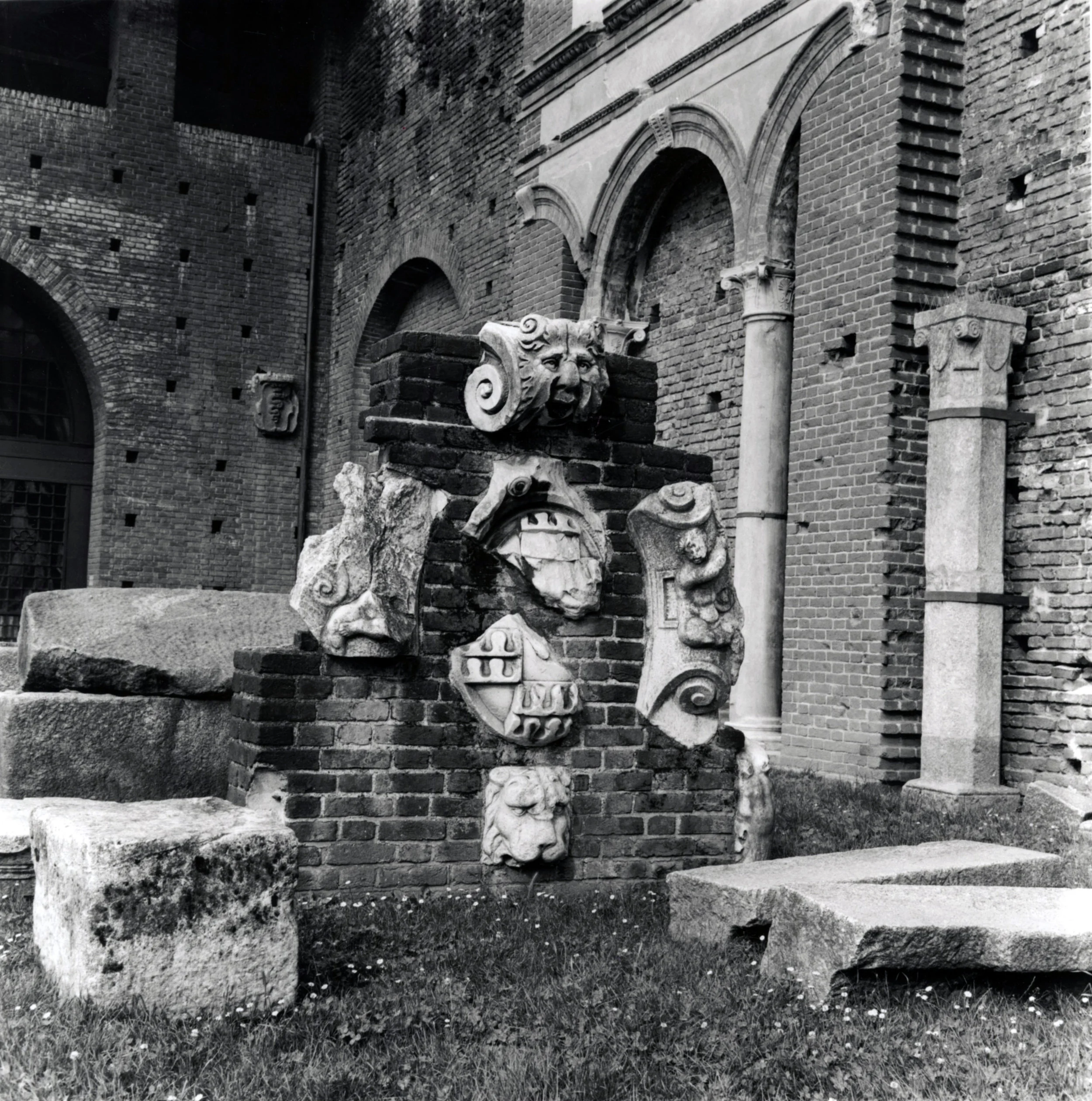 ruins018.jpg