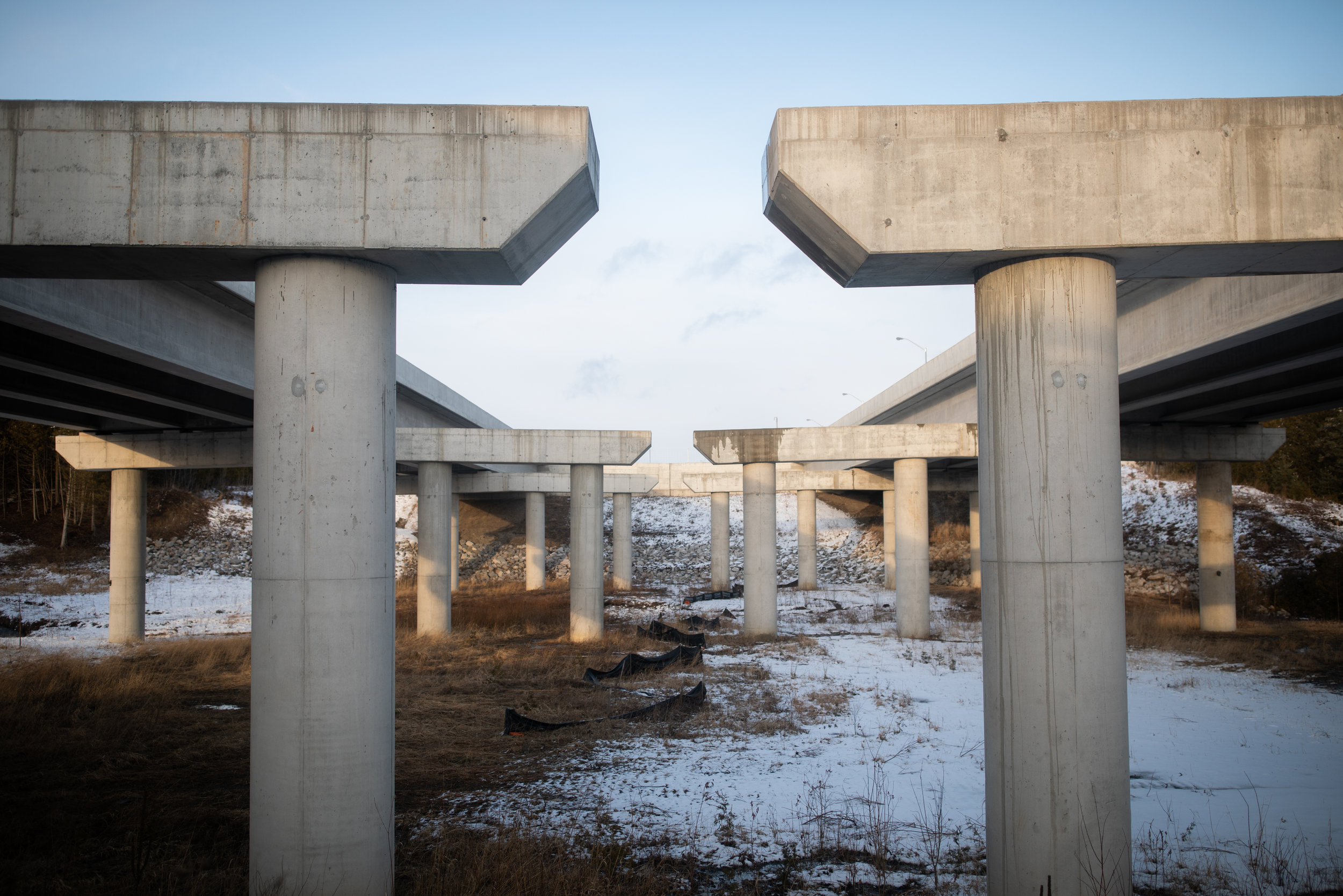  March 30th 2019.  North on Ritson Rd, the 407 crosses over with room for further development. 