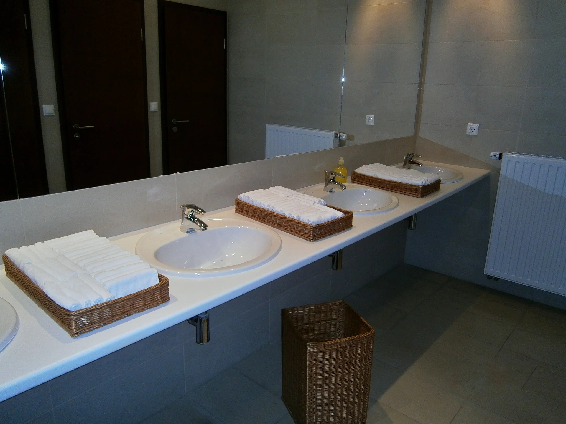 bathroom-734017_1920.jpg