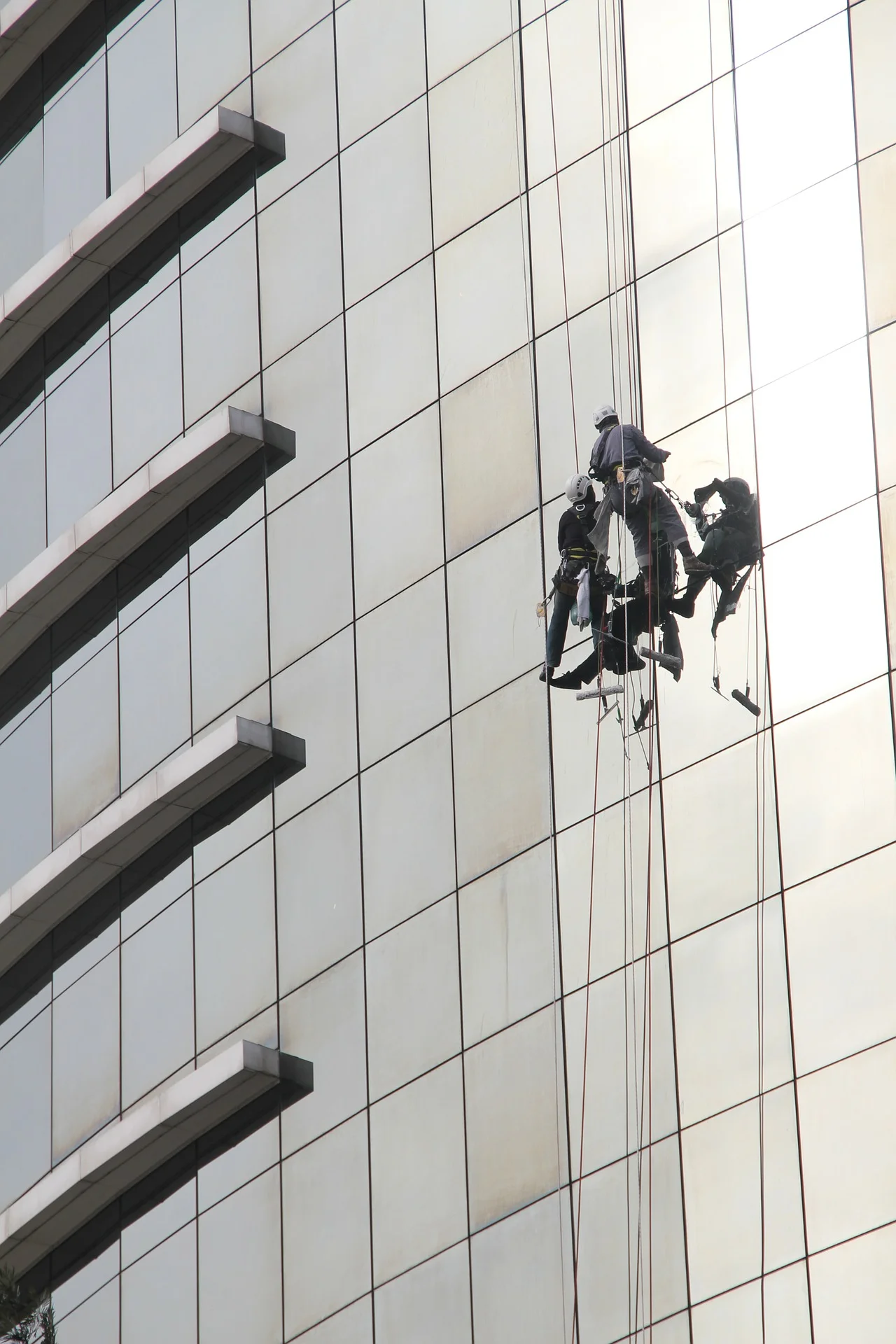 window-cleaner-104890_1920.jpg