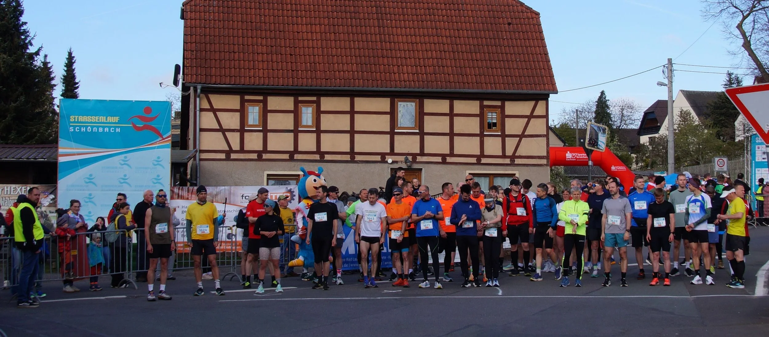 Start 16km.jpeg