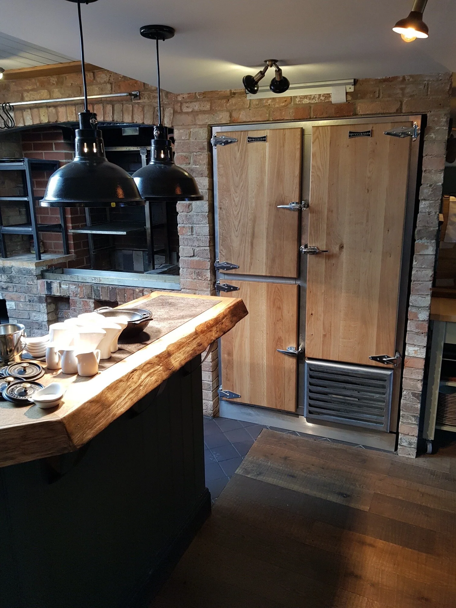 Double Door Upright DUO2
