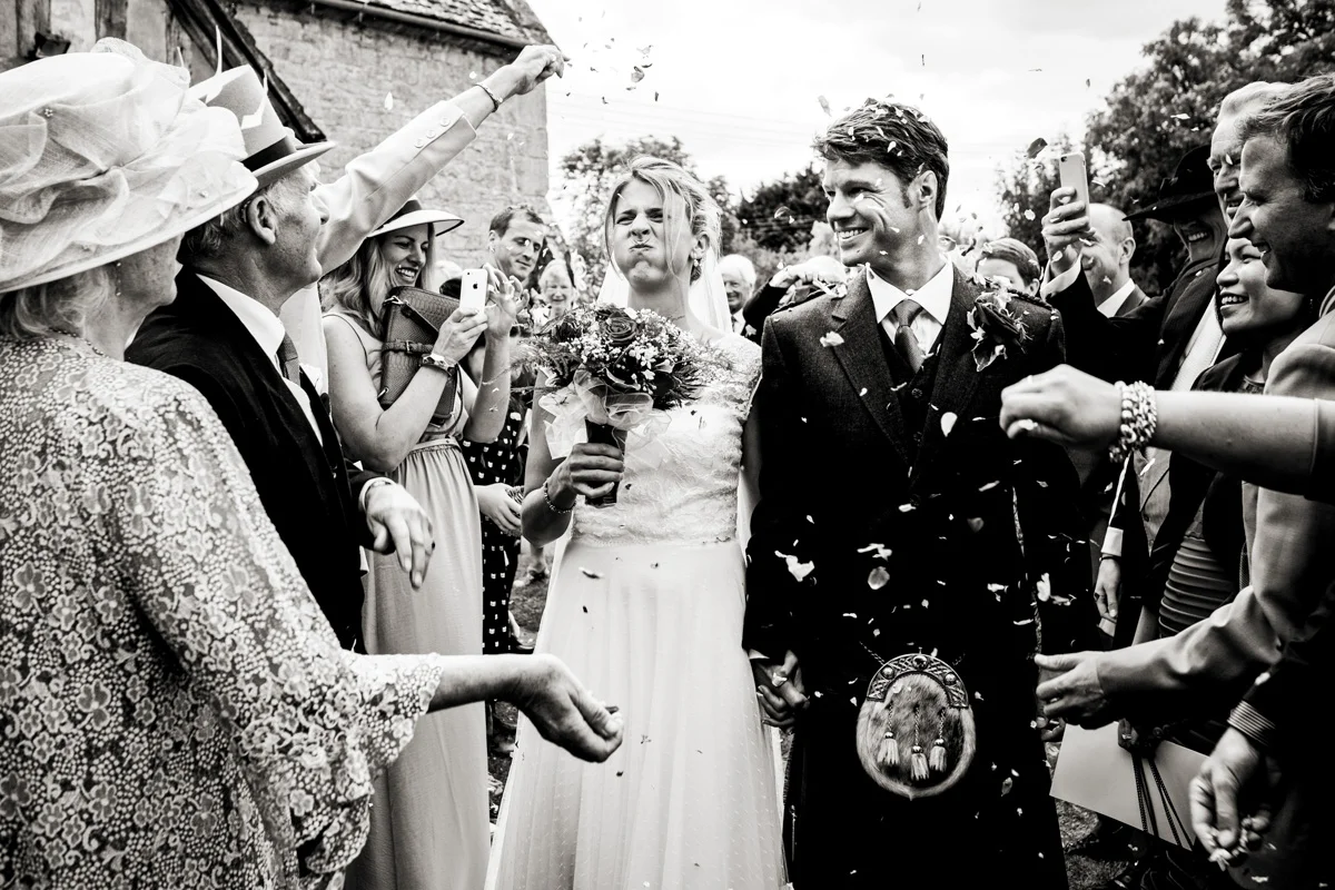 Reportage-wedding-photography-EOY-0021.jpg