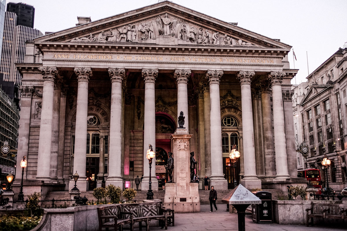 wedding-photography-at-the-royal-exchange-london_078.jpg