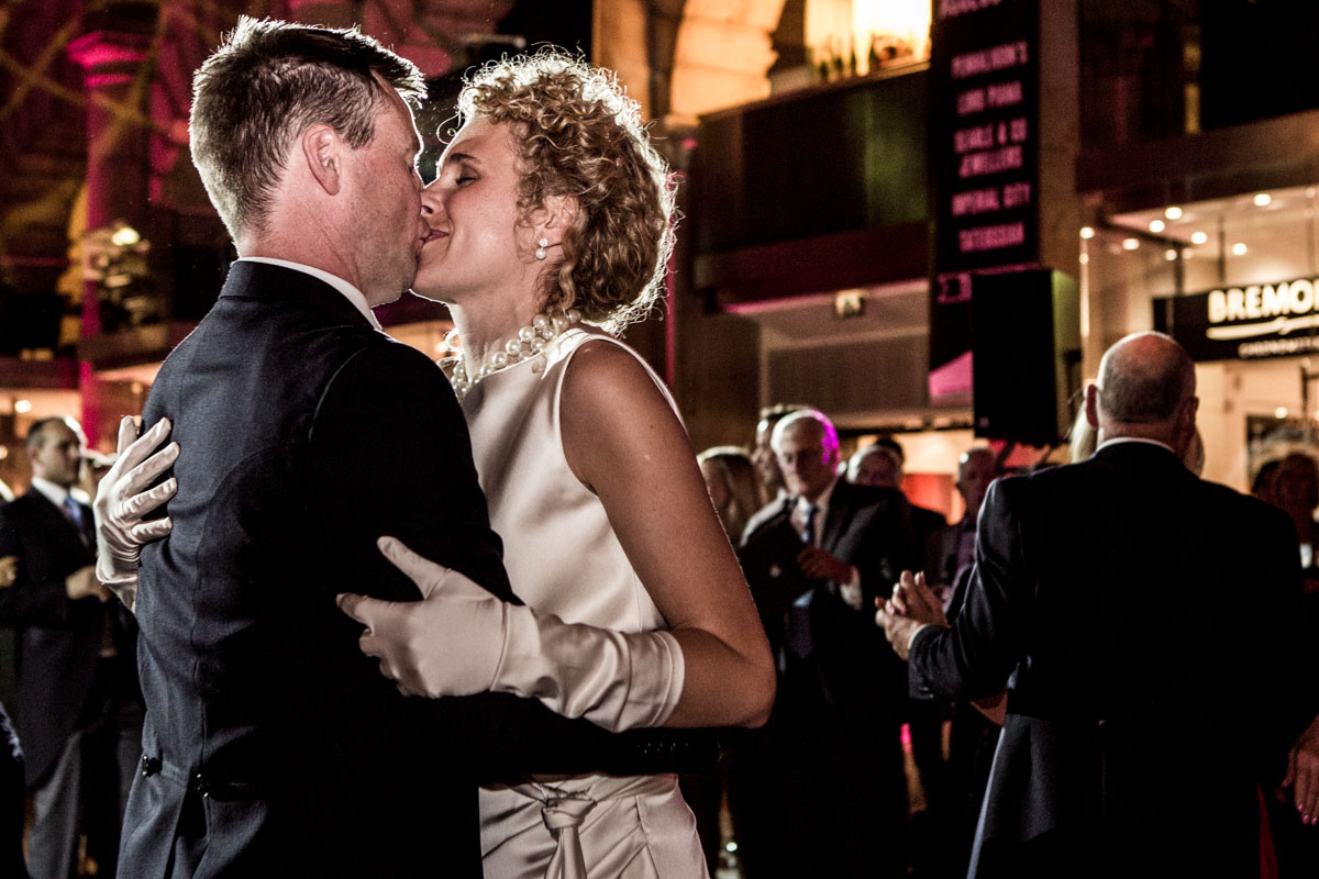 wedding-photography-at-the-royal-exchange-london_081-2.jpg