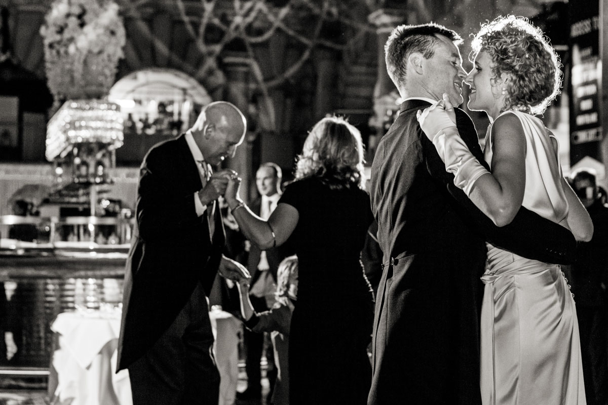 wedding-photography-at-the-royal-exchange-london_082.jpg