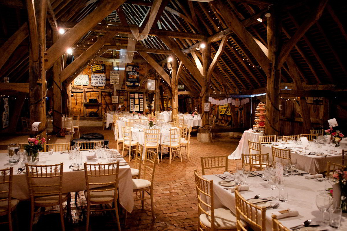 Gildings-Barn-wedding-photographs-021.jpg