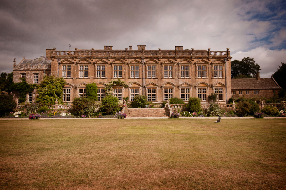 Brympton-DEvercy-House-Wedding-Photographer-003.jpg