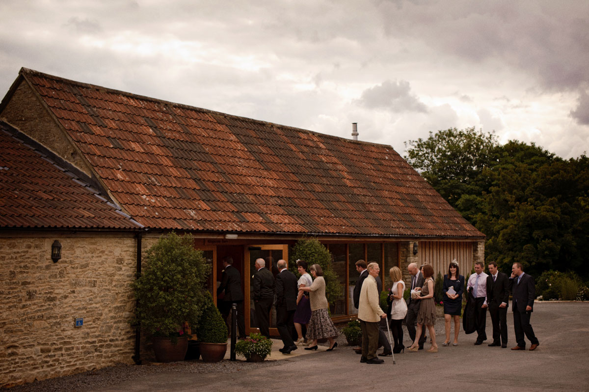 Kingscote-Barn-Wedding-Photographer-009.jpg